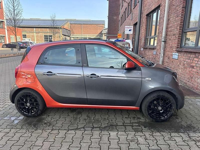 Gebraucht Smart ForFour Passion 71 PS (52 kW) 2015 Orange Kleinwagen