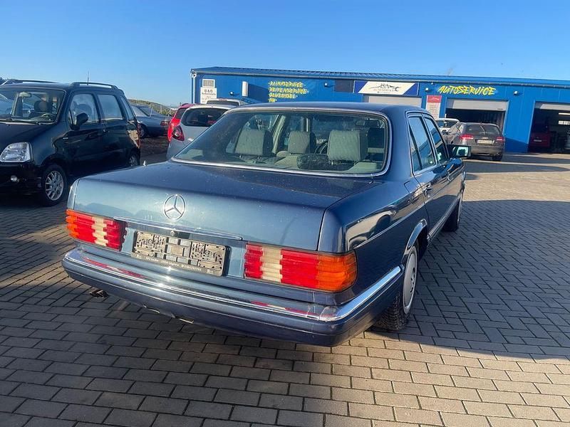 Second-hand Mercedes 300 1989 Albastru Berlinǎ
