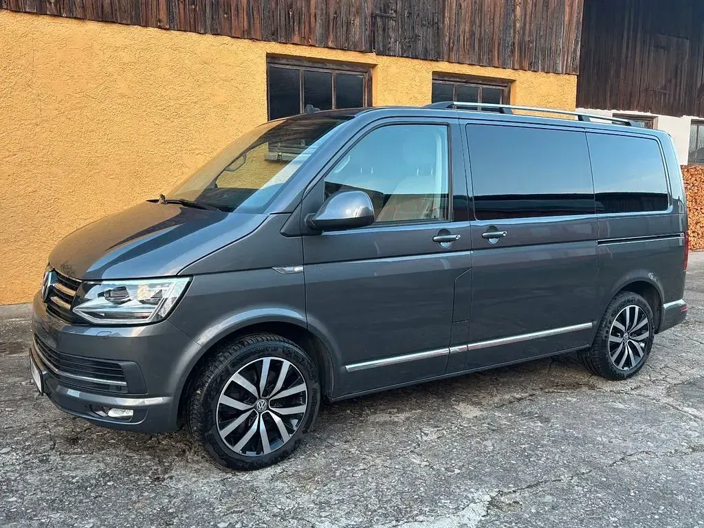 Gebraucht VW Multivan 204 PS (150 kW) 2016 Grau Van / Kleinbus