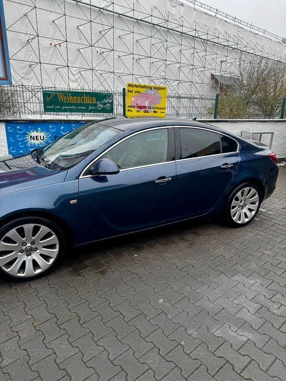 Blau Gebraucht 2011 Opel Insignia Design Edition Limousine | 5.250 € (Fairer Preis) - Bild 1/3