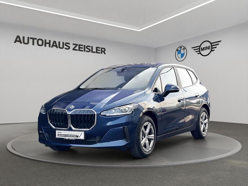 Phytonicblau Gebraucht 2024 BMW 216 Active Tourer Van / Kleinbus | 27.480 € (Fairer Preis) - Bild 1/4