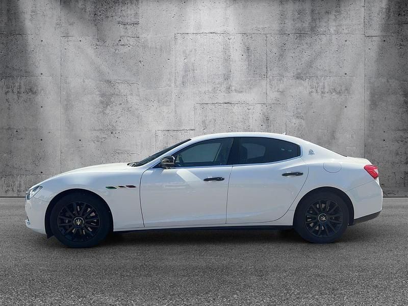 Gebraucht Maserati Ghibli 349 PS (256 kW) 2017 Weiß Limousine