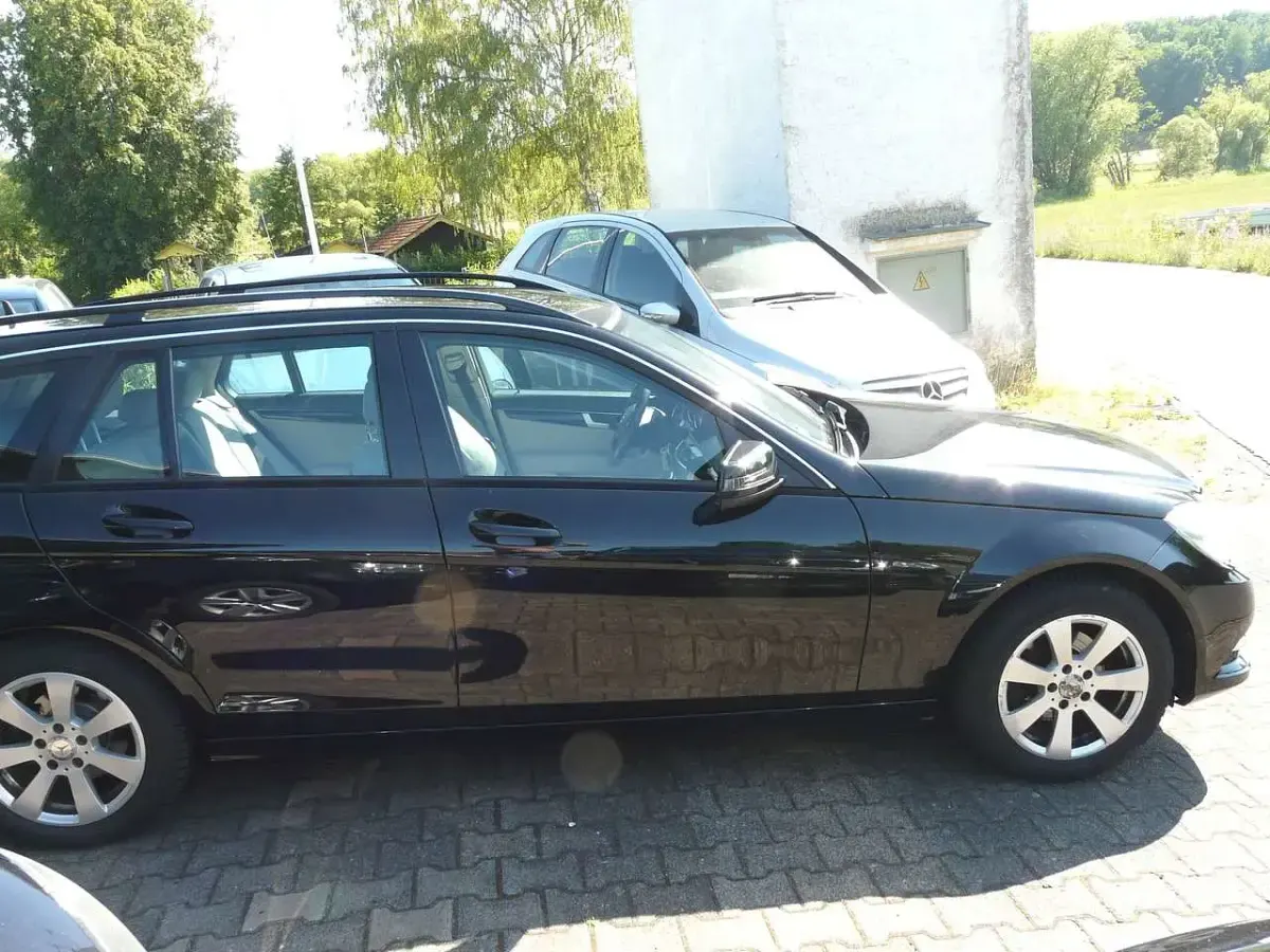 Gebraucht Mercedes C200 136 PS (100 kW) 2012 Obsidianschwarz  metalliclack Kombi