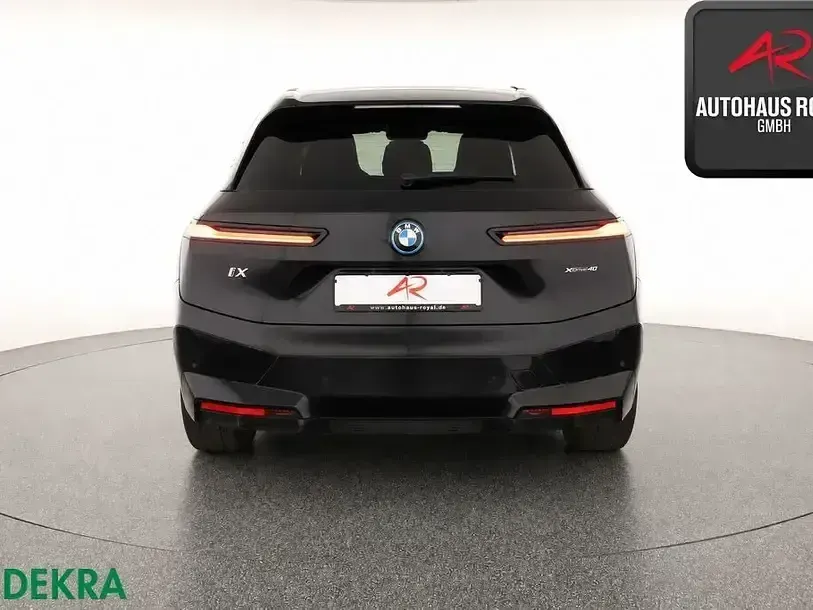 Gebraucht BMW iX Sport Line 250 kW (340 PS) 2022 Saphirschwarz SUV