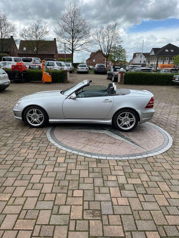 Brillantsilber metalliclack (metallic) Gebraucht 2001 Mercedes SLK32 AMG AMG Cabrio | 16.900 € (Superpreis) - Bild 1/4
