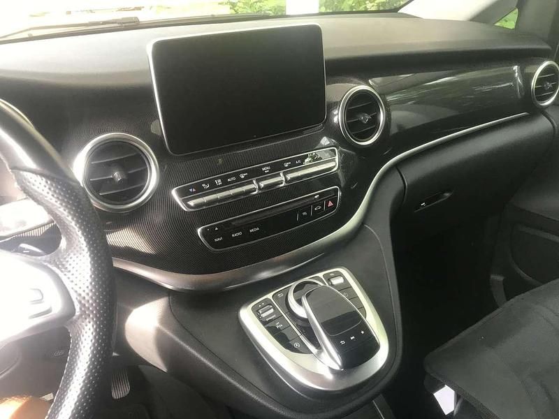 Gebraucht Mercedes V220 Edition 163 PS (119 kW) 2017 Weiß Van / Kleinbus