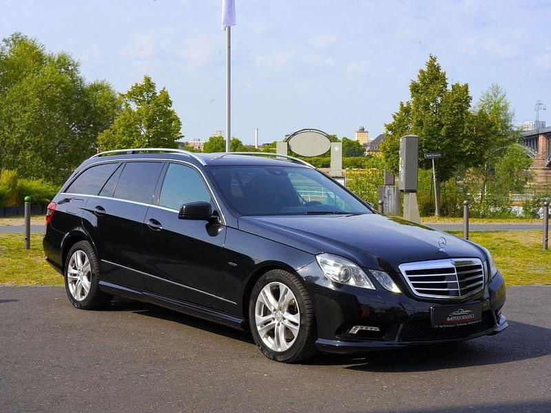 Schwarz Gebraucht 2010 Mercedes E350 AMG Kombi | 15.995 € (Etwas zu teuer) - Bild 1/4