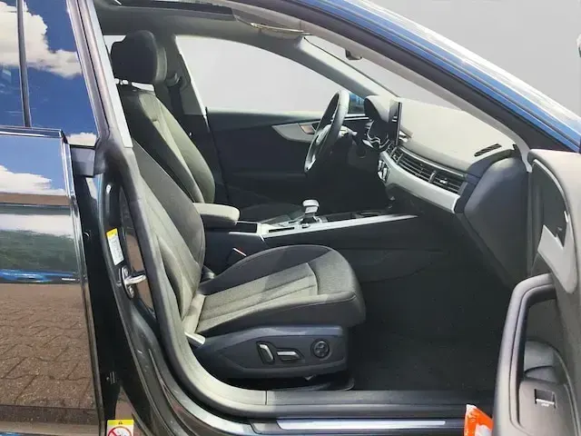 Gebraucht Audi A5 Sportback Advanced Plus 163 PS (119 kW) 2023 Manhattangrau metallic Kleinwagen
