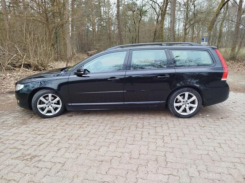 Gebraucht Volvo V70 Kinetic 181 PS (133 kW) 2016 Schwarz Kombi