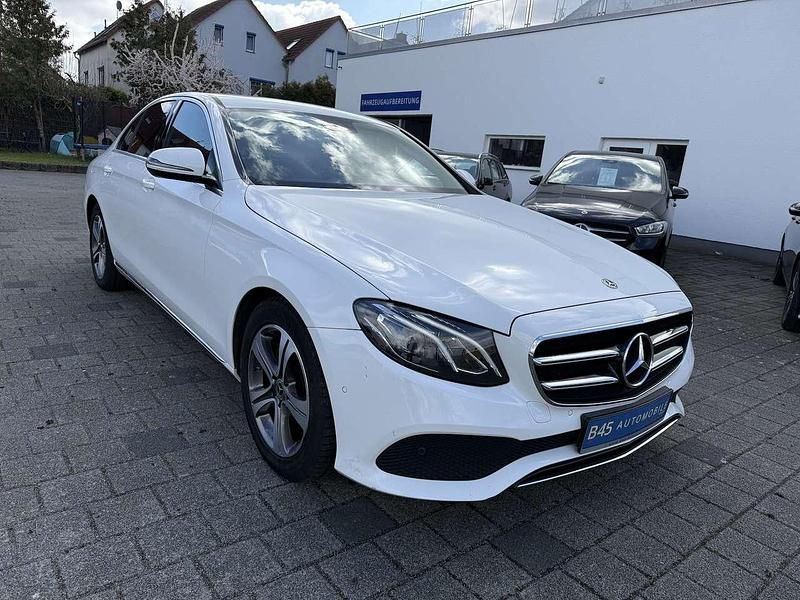 Gebraucht Mercedes E200 Avantgarde 160 PS (117 kW) 2018 Polarweiss  unilack Limousine