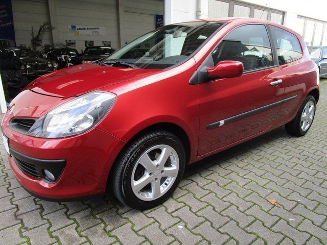 Rot metallic Gebraucht 2006 Renault Clio III Dynamique Limousine | 3.985 € (Etwas zu teuer) - Bild 1/4