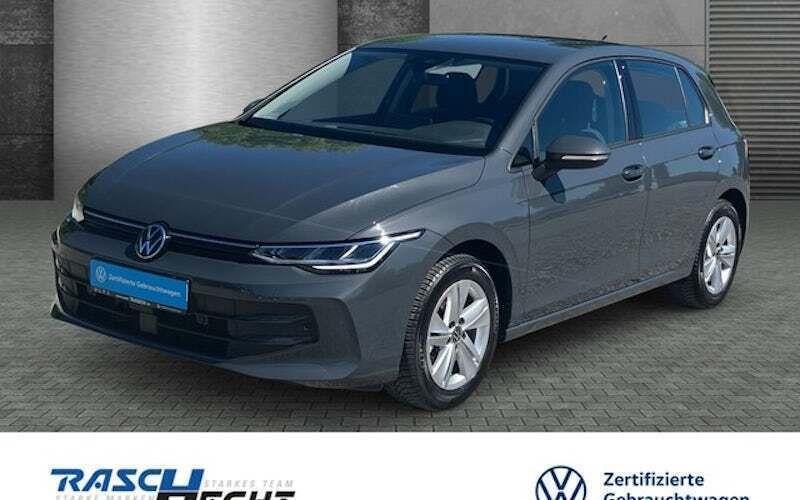 Grau Gebraucht 2024 VW Golf VIII Life Limousine | 23.990 € (Fairer Preis) - Bild 1/4
