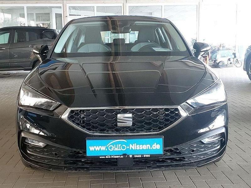Second-hand Seat Leon Style 110 CP (80 kW) 2024 Negru Berlinǎ