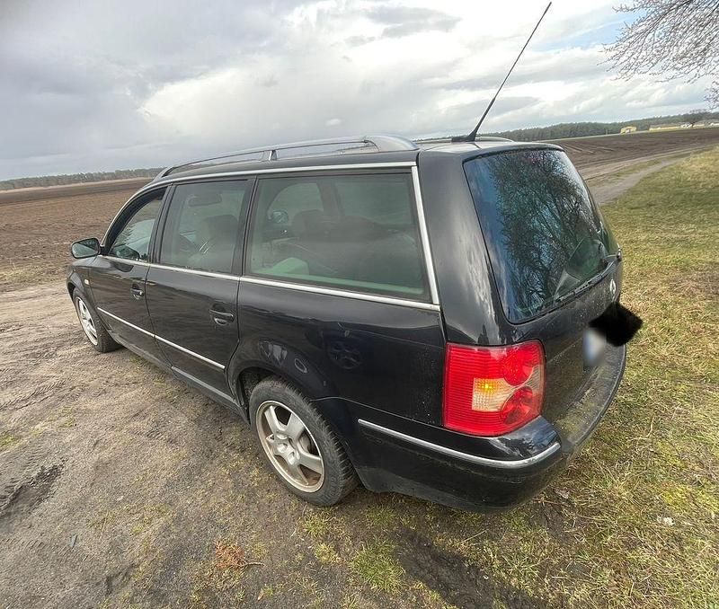 Gebraucht VW Passat Highline 130 PS (95 kW) 2001 Schwarz Kombi