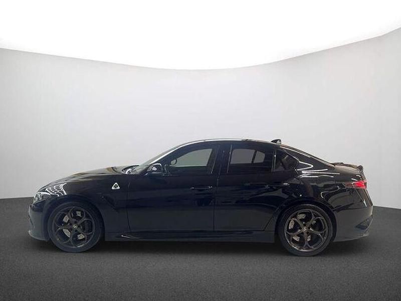 Gebraucht Alfa Romeo Giulia Quadrifoglio 519 PS (381 kW) 2024 Colore esterno (nero vulcano, metallic) Limousine
