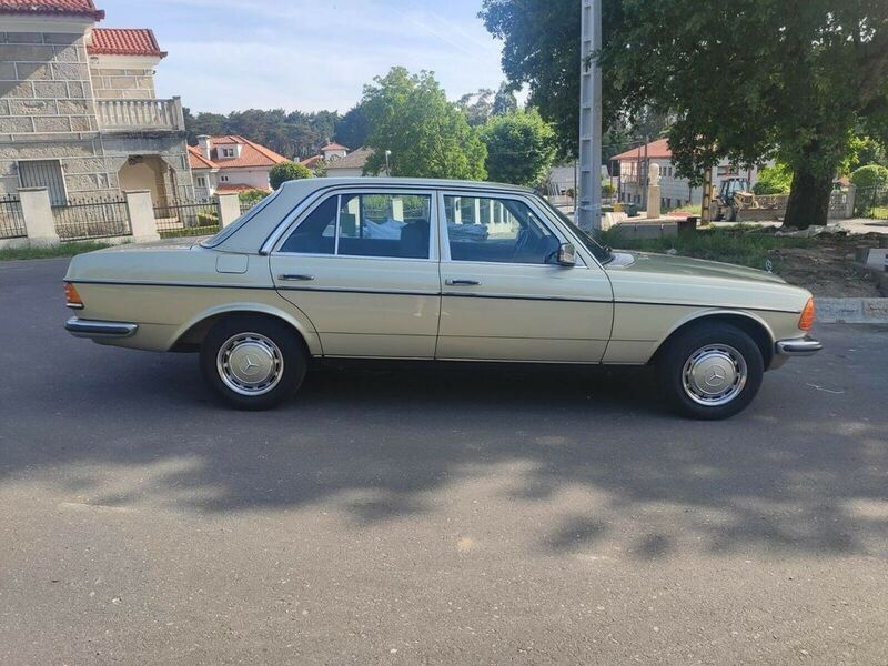 Gebraucht Mercedes E280 185 PS (136 kW) 1981 Grün Limousine