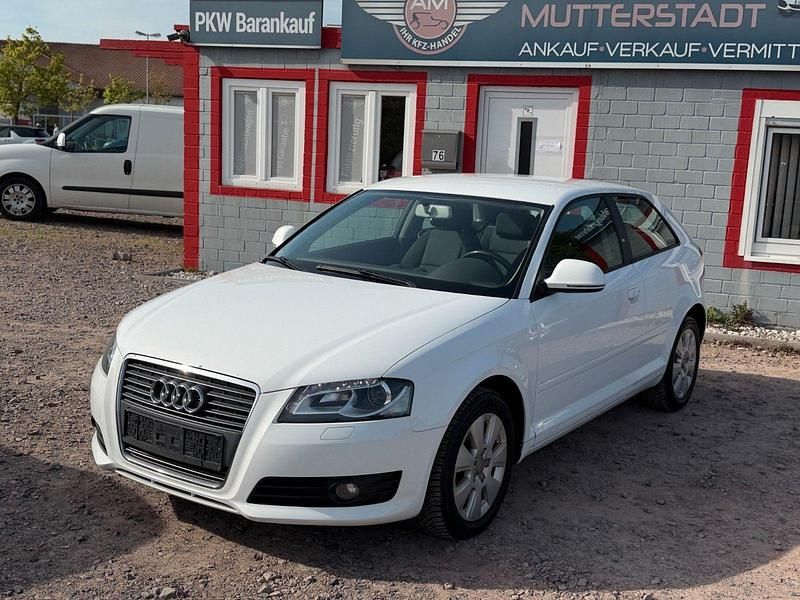Gebraucht Audi A3 Attraction 105 PS (77 kW) 2011 Weiß Kleinwagen