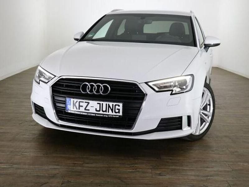 Andere Gebraucht 2019 Audi A3 Comfort Limousine | 20.990 € - Bild 1/4