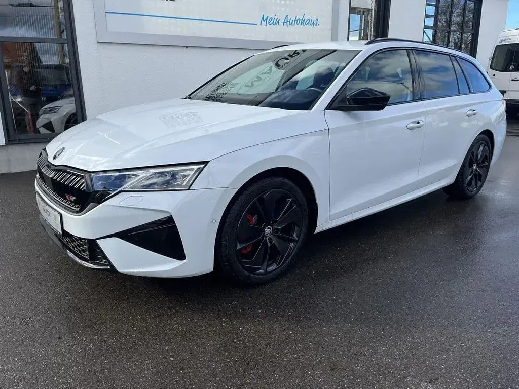 Gebraucht Skoda Octavia RS 265 PS (194 kW) 2024 Weiß Kombi