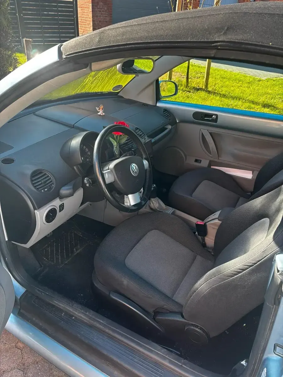 Gebraucht VW New Beetle 102 PS (75 kW) 2004 Blau Kleinwagen
