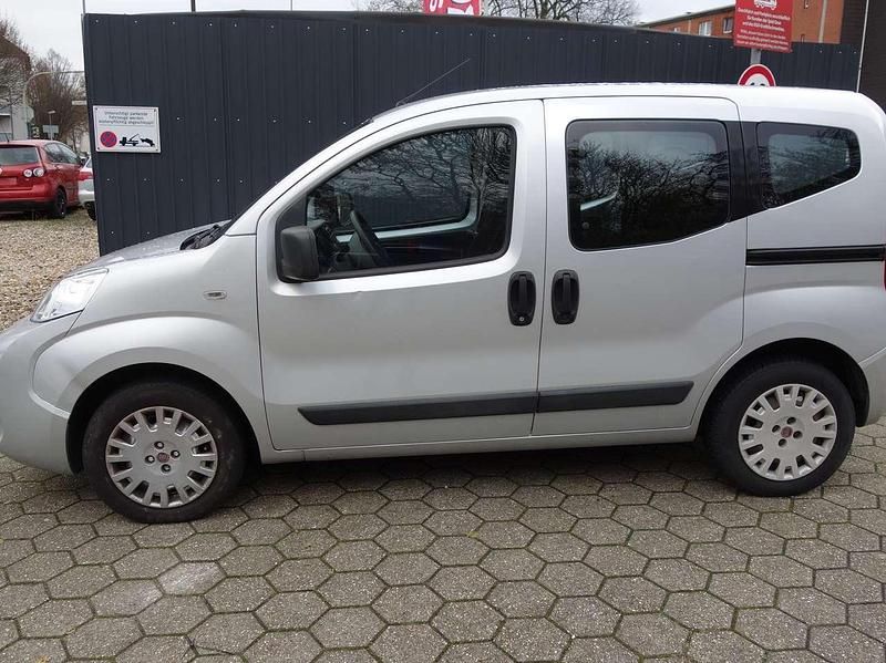 Gebraucht Fiat Qubo Active 73 PS (53 kW) 2008 Silber Van / Kleinbus
