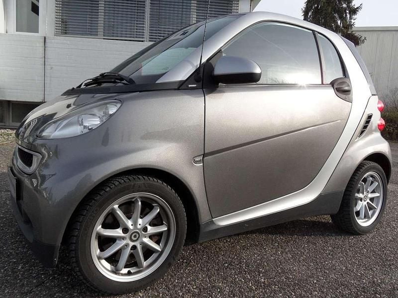 Tridionsicherheitszelle silber Gebraucht 2009 Smart ForTwo Coupé Kleinwagen | 4.400 € (Fairer Preis) - Bild 1/4