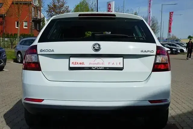 Gebraucht Skoda Rapid 110 PS (80 kW) 2018 Weiß Kleinwagen