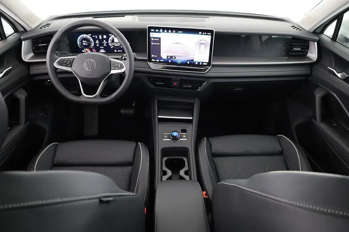 Neu VW Tayron Life 204 PS (150 kW) 2025 Oryxweiß perlmutteffekt SUV