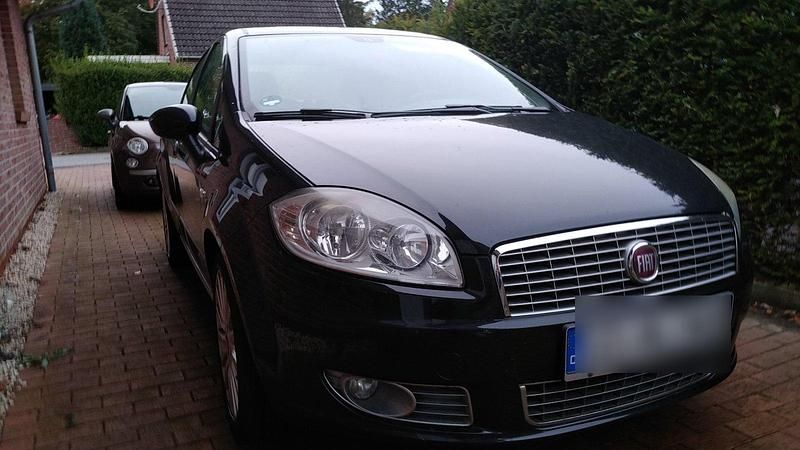 Gebraucht Fiat Linea 120 PS (88 kW) 2009 Blau Limousine