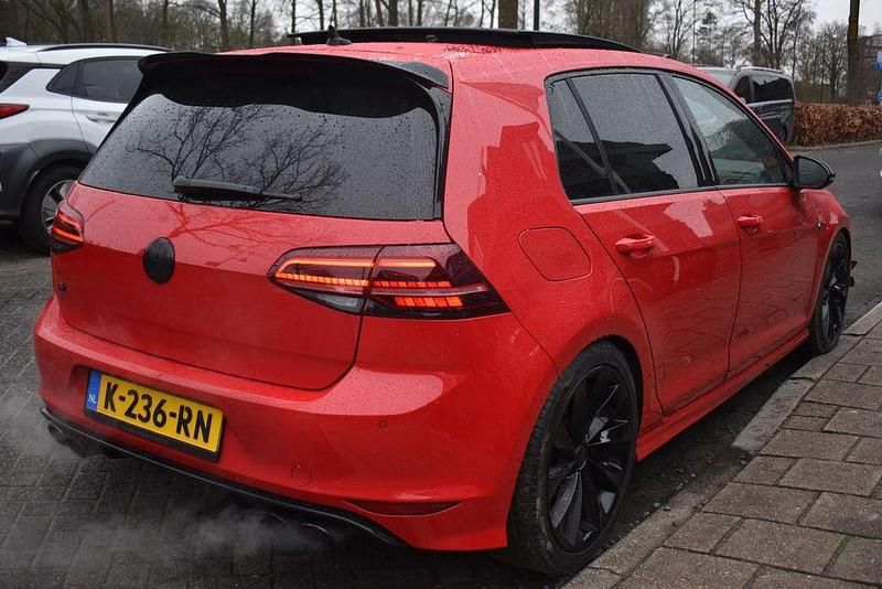 Gebraucht VW Golf VII Edition 300 PS (220 kW) 2018 Rot Limousine