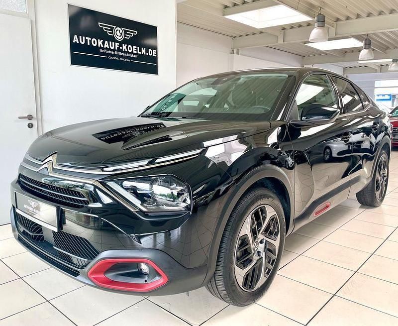 Lackierung schwarz perla nera/ Gebraucht 2023 Citroën C4 Feel SUV | 19.789 € (Fairer Preis) - Bild 1/4
