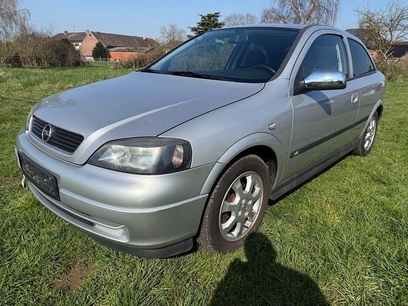 Gebraucht Opel Astra Njoy 84 PS (61 kW) 2004 Silber Limousine