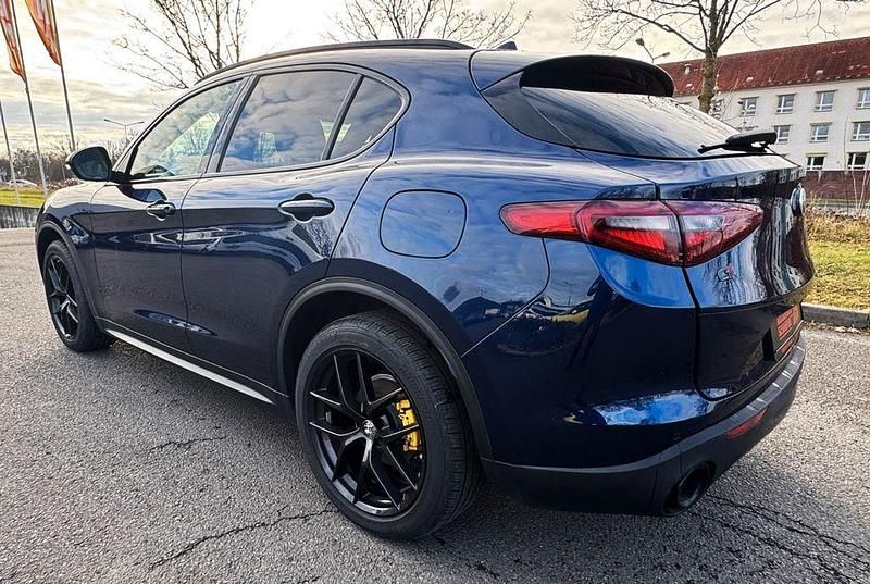 Gebraucht Alfa Romeo Stelvio Tech Edition 209 PS (153 kW) 2019 Blau SUV
