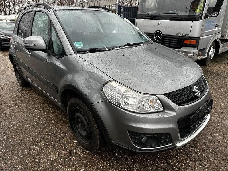 Gebraucht Suzuki SX4 Club 107 PS (78 kW) 2011 Grau Limousine