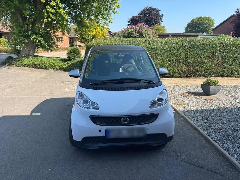 Weiß Gebraucht 2014 Smart ForTwo Coupé Pure Coupé | 4.899 € (Fairer Preis) - Bild 1/4