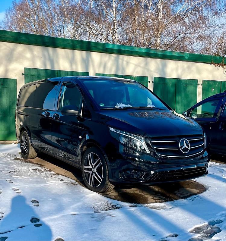 Gebraucht Mercedes Vito 190 PS (139 kW) 2024 Schwarz Van