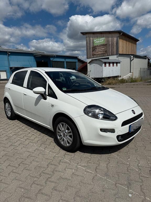 Weiß Gebraucht 2018 Fiat Punto Kleinwagen | 7.499 € (Fairer Preis) - Bild 1/4