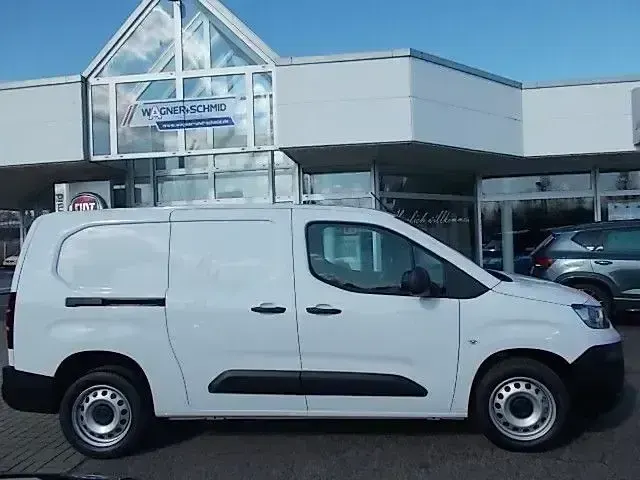 Gebraucht Fiat Doblò 101 PS (74 kW) 2023 Gelato weiß Van / Kleinbus
