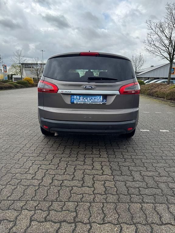 Gebraucht Ford S-MAX Trend 140 PS (102 kW) 2014 Violet Van / Kleinbus