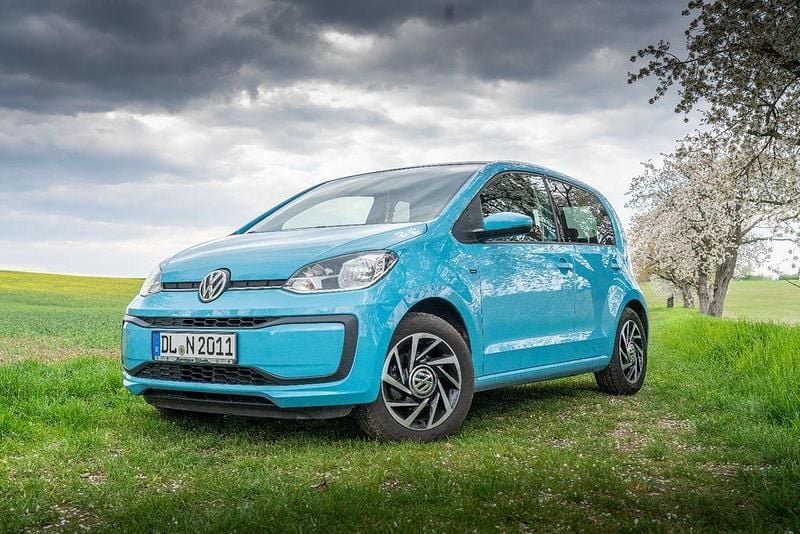 Second-hand VW up! Join 60 CP (44 kW) 2018 Albastru Hatchback