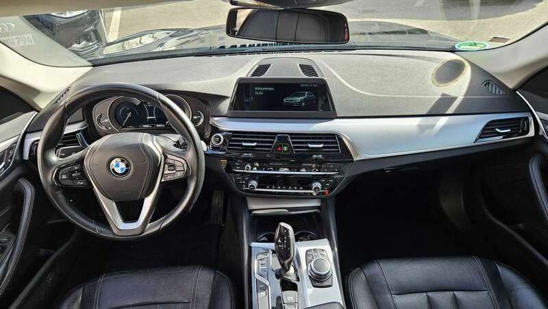 Schwarz Gebraucht 2018 BMW 530e iPerformance Limousine | 22.555 € (Fairer Preis) - Bild 1/4