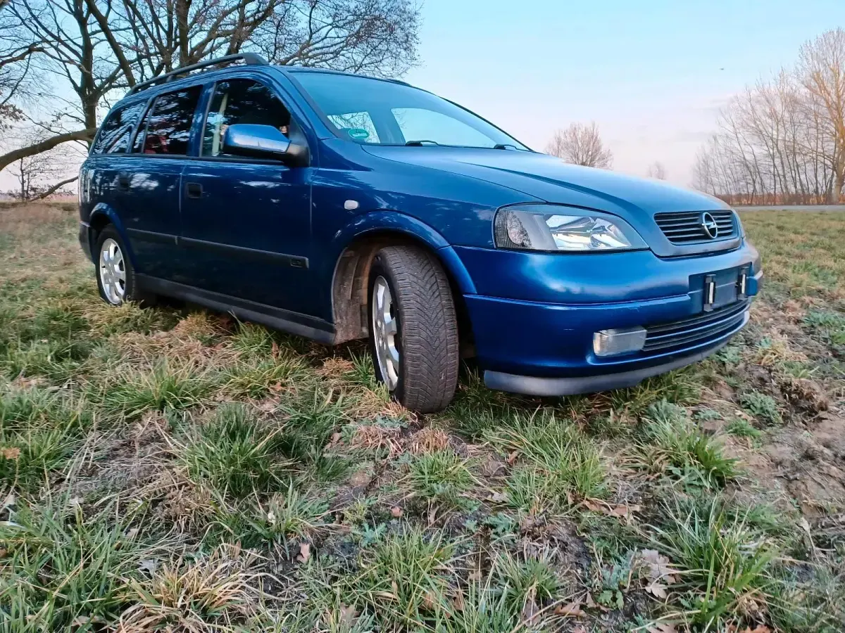 Gebraucht Opel Astra 101 PS (74 kW) 2002 Blau Kombi