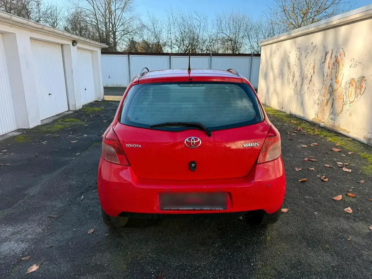 Gebraucht Toyota Yaris 69 PS (50 kW) 2008 Rot Kleinwagen