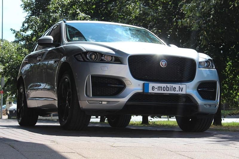Gebraucht Jaguar F-Pace R-Sport 179 PS (131 kW) 2019 Silber SUV