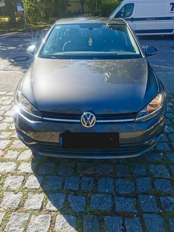 Gebraucht 2018 VW Golf VII Comfortline Limousine | 9.900 € (Fairer Preis) - Bild 1/4