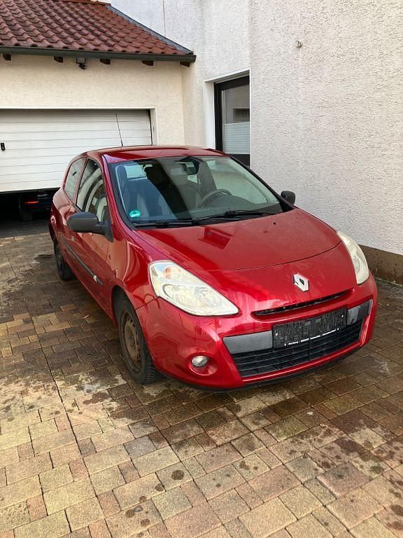 Gebraucht Renault Clio III 75 PS (55 kW) 2010 Rot Limousine