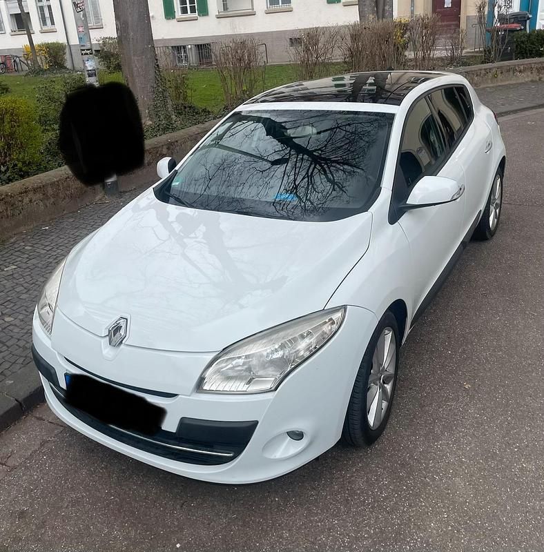 Gebraucht Renault Mégane 131 PS (96 kW) 2010 Weiß Limousine