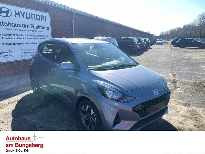 Blau Neu 2025 Hyundai i10 Trend Kleinwagen | 18.490 € (Etwas zu teuer) - Bild 1/3