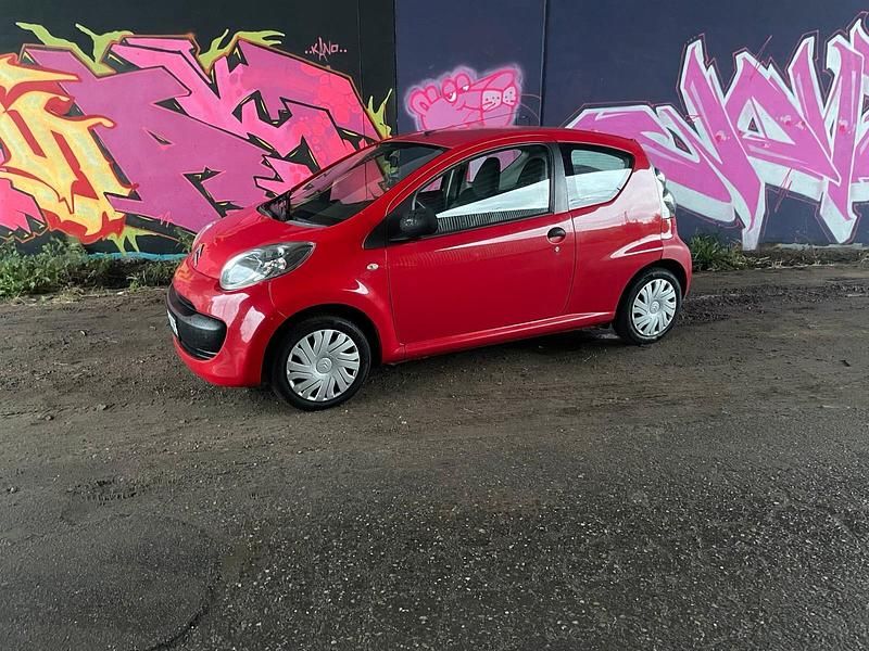 Gebraucht Citroën C1 70 PS (51 kW) 2007 Rot Kleinwagen