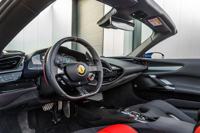 Gebraucht Ferrari SF90 999 PS (734 kW) 2024 Blau Cabrio